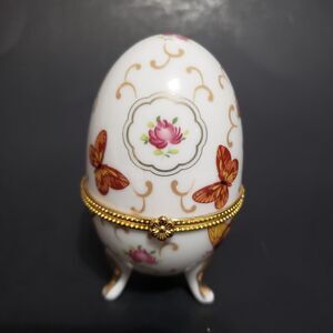 Porcelain Vintage Egg Footed Trinket Dish Butterfly Gold Gild 3.75"